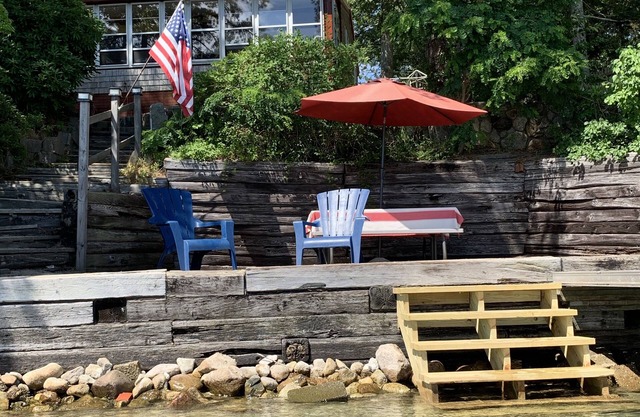 Lakefront Cottage with Private Beach and Dock