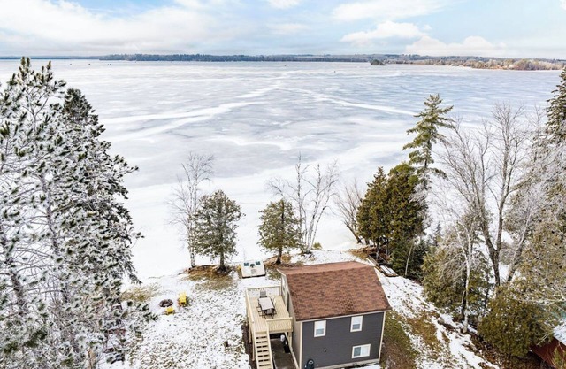 Lakefront Cozy Cabin with Dock, Sauna & BBQ Grill
