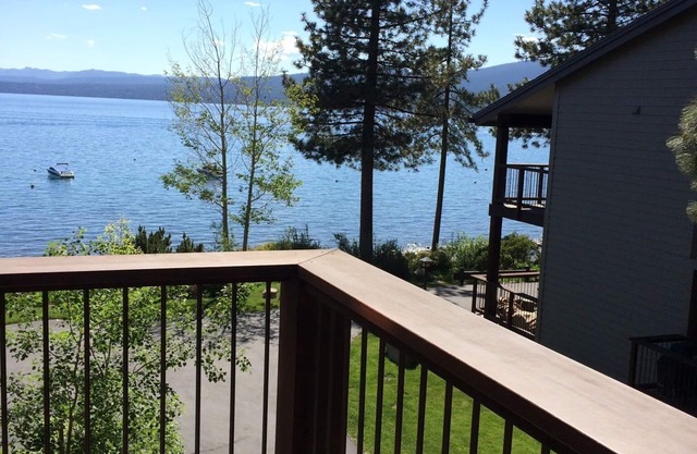 Lakefront Gated Brockway Springs Condo