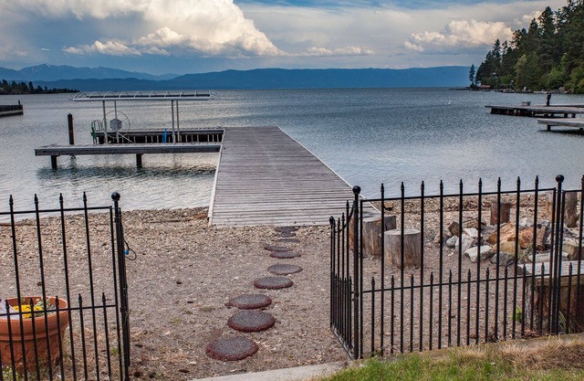Lakefront Gem! Dock, Beach, Paddle Boards, Firepit, Comfort on the water