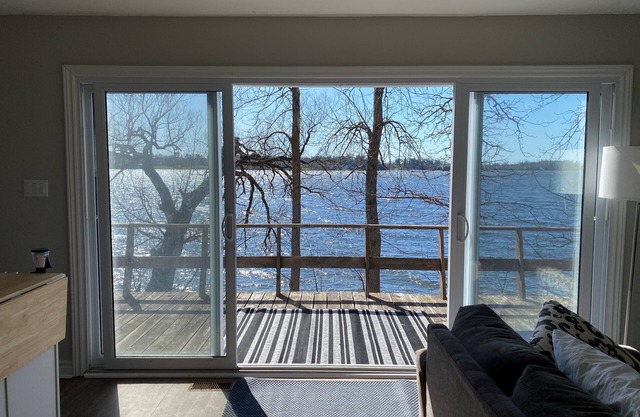 Lakefront Getaway – Swim, relax, and unwind by the water