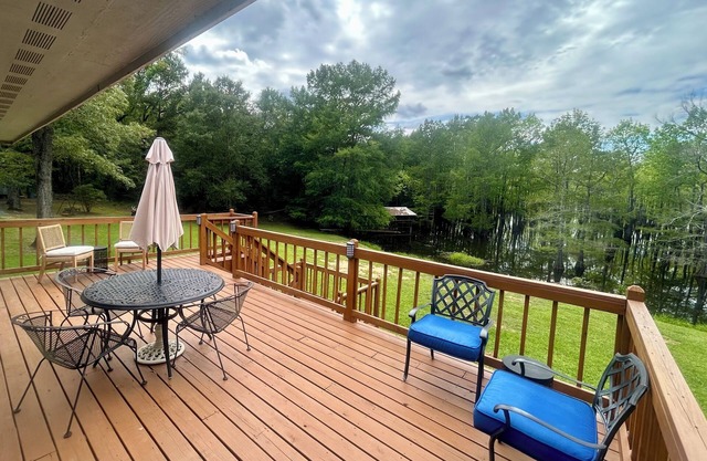 Lakefront Getaway, The Perch-Deck, Grill, Fire Pit, Fun!