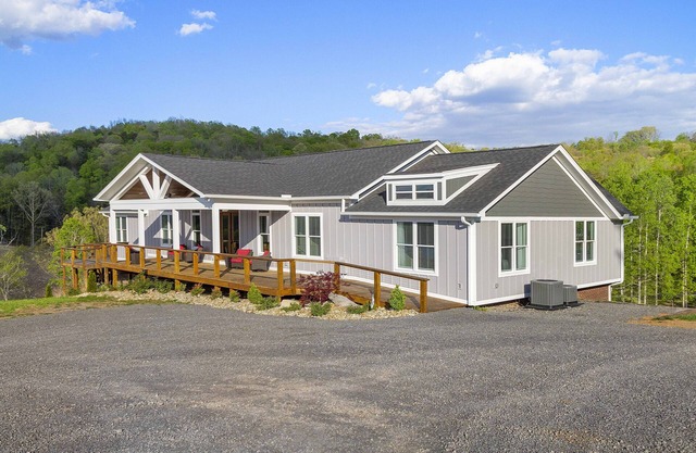 Lakefront Getaway at Swan Seymour w/Kayaks