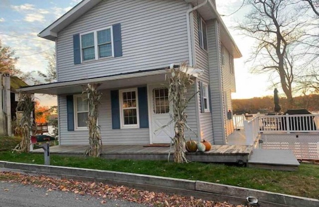 Lakefront Home!