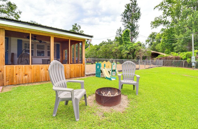 Lakefront Jonesville Cabin w/Dock + Fire Pit!