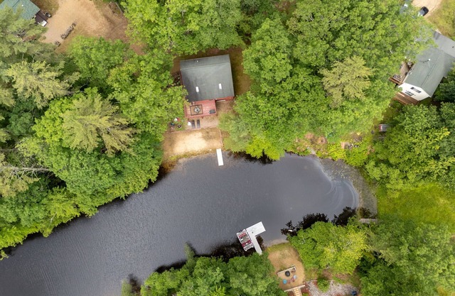 Lakefront Log Home | Pedal Boat | Kayaks | AC