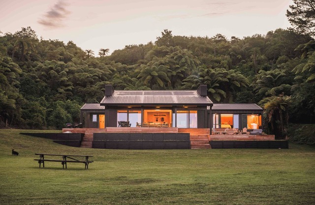 Lakefront Luxury at Okere Falls Lake Rotoiti