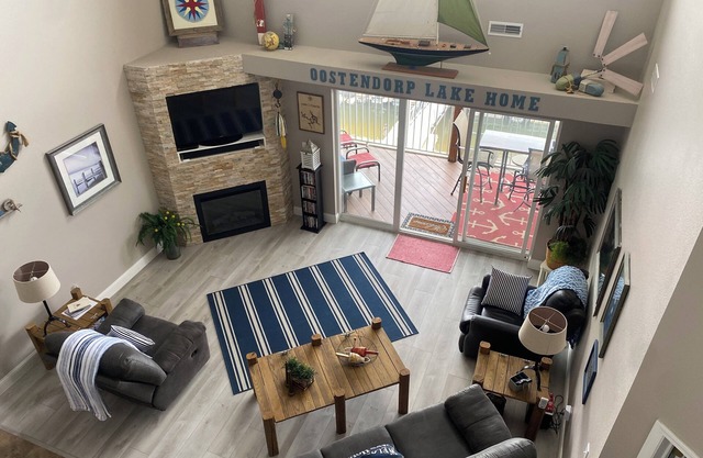 Lakefront Miramar Condo 3 Br 2 Ba + Loft, Pool, Great View, WIFI