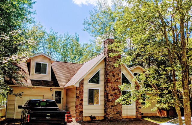 Lakefront Mountain Retreat in Arrowhead Lake, Gold Star Community