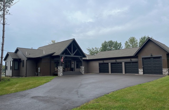 Lakefront Retreat on South Center Lake