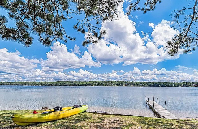 Lakefront Retreat on Big Bear Lake. Indoor hot tub; sleeps 20