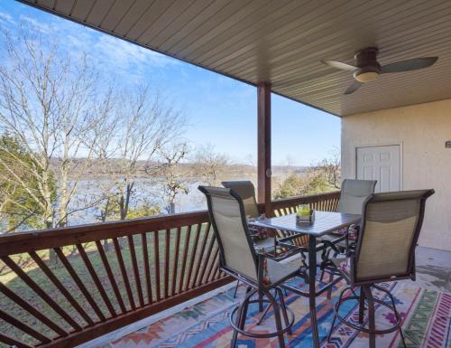 Lakefront Sanctuary - Table Rock Lake Adventures