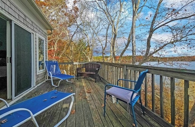 Lakefront Stunning Cape Cod Views w Private Lake Beach - Backyard is the Lake !