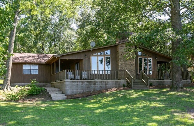 lakelife @ claiborne | LakeFront ; Sleeps 14; Ramp