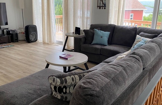 Lakeside bungalow retreat in Cambridge Narrows, NB
