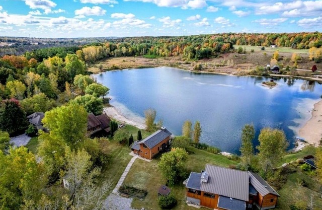 Lakeside Cabin Retreat Relax at Private Lake House!