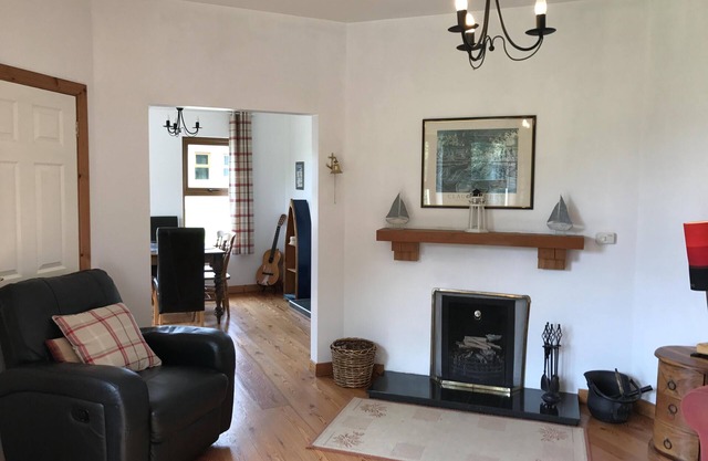 Lakeside Cottage In Kesh with panoramic views over Lough Erne,