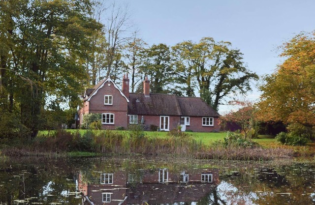 Lakeside Country Cottage