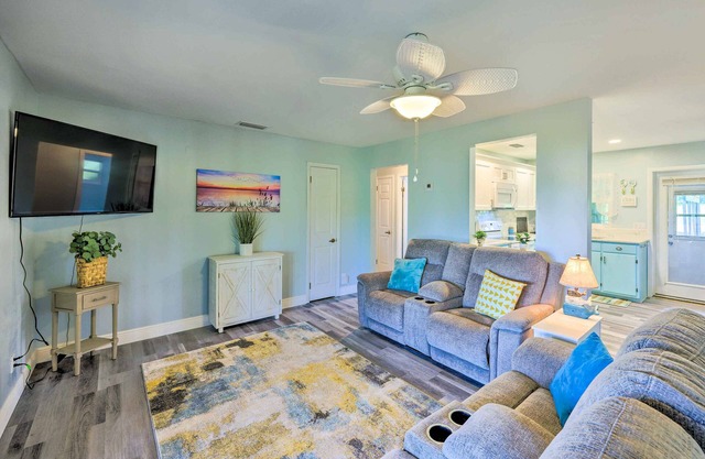 Lakeside Crescent City Cottage: Boat + Dock!