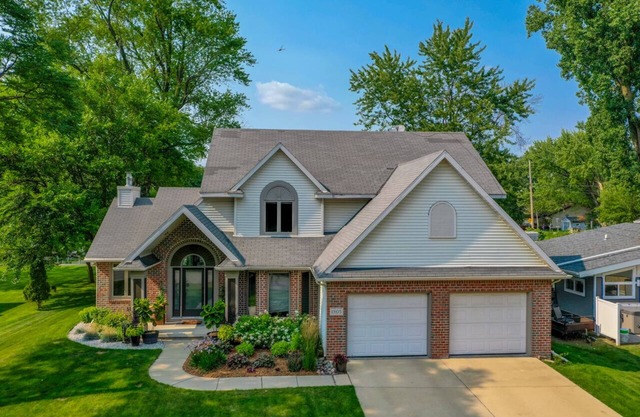 Lakeside Haven: 3 Bed on Lake Monona Channel w/Easy Access to Downtown Madison