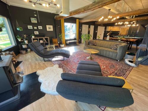 Lakeside Lodge by the Bay of Fundy
