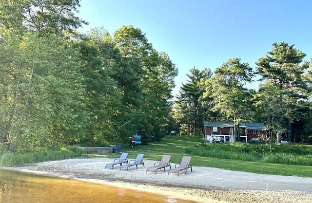 Lakeside Log Cabin - Enjoy a beautiful sugar sand beach, Eau Claire Area