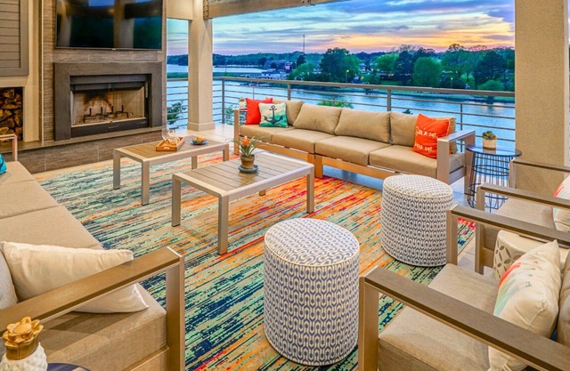 Lakeside Lux | Outdoor Kitchen | Dock | Hot Tub