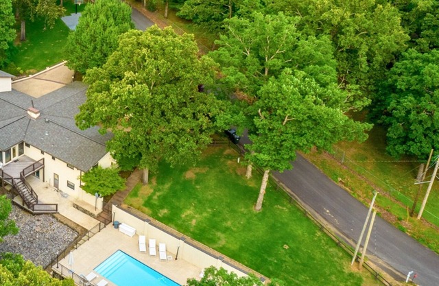 Lakeside | Private Pool | Sleeps 18 | Dog-Friendly
