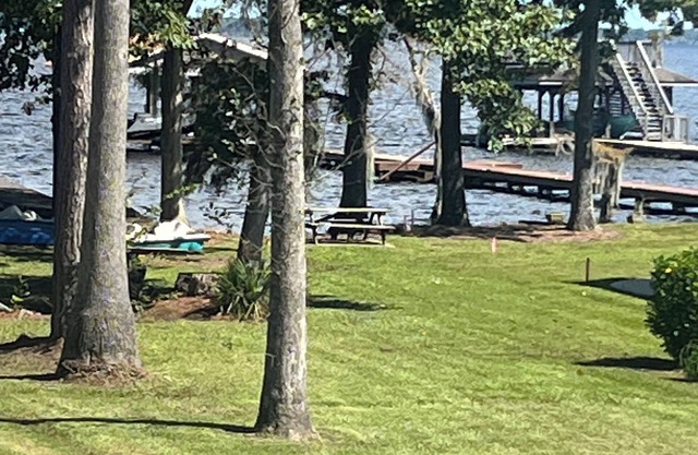 Lakeview Cottage with swimming & kayaking access to the lake