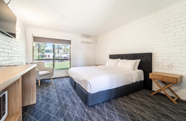 Lakeview Hotel Motel