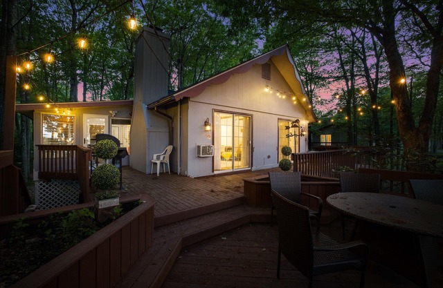 Lakeview|! HotTub| Game Room| Community Pool!