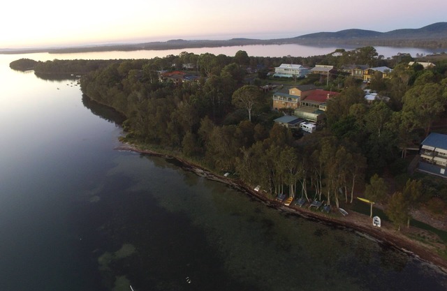 Lakeview Lodge, Between the ocean & the lake