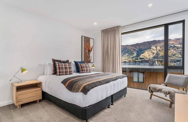 Lakeview Vista Suite