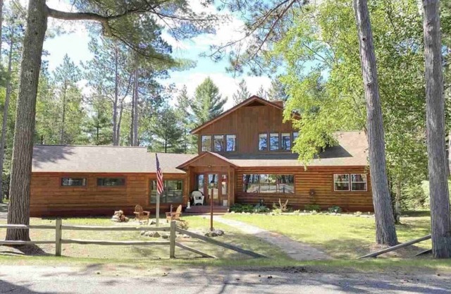 Lakewood Lodge - Marquette Log Cabin w/Lake Views
