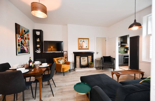 Lallan Shores - 2 bed newly refurbished ground floor flat in town centre location in Troon.