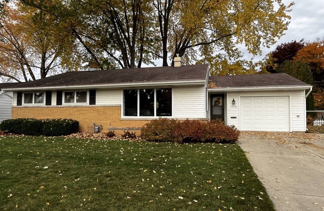Lambeau neighborhood quiet 3 bedroom house