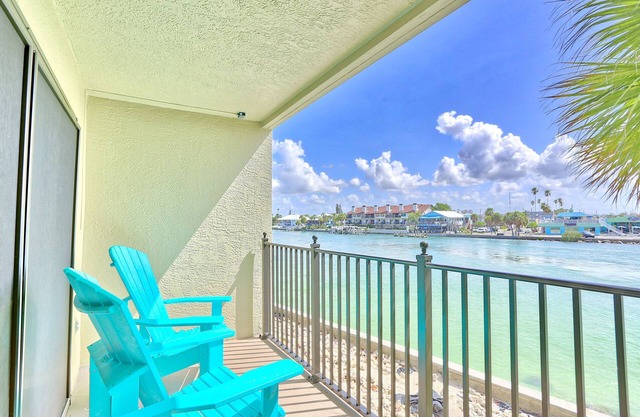Land's End 4-206 🌴Gated Community 🌞Bay Views🏖️Beach Access🌊Large Pool