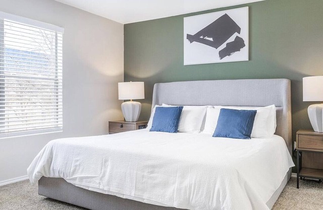 Landing at Elevate Apartments - 2 Bedrooms in Downtown Georgetown