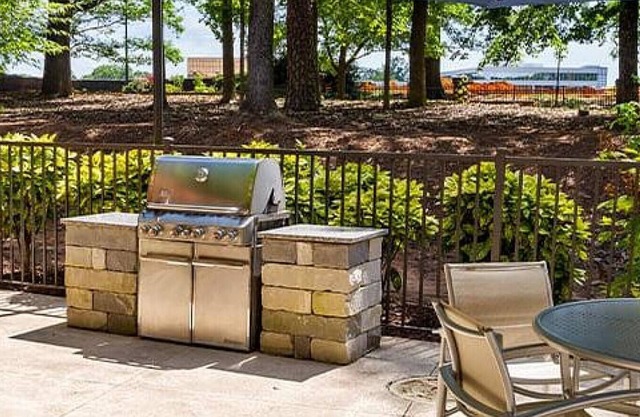 Landing at Mezzo1 - 2 Bedrooms in Myers Park