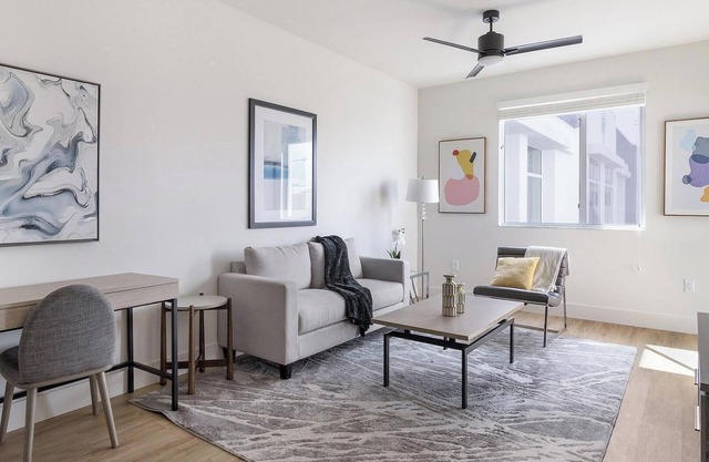 Landing | Modern 1BD, Gym, Yoga Studio
