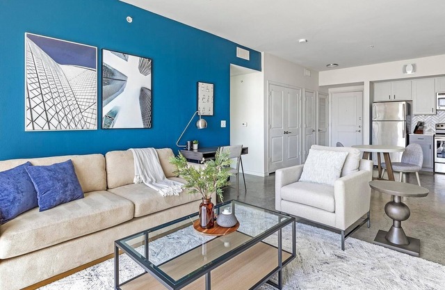 Landing | Spectacular 2BD, Gym, Pool
