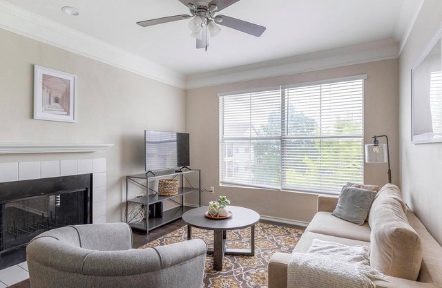 Landing | Stunning 1BD, Clubhouse, Pool