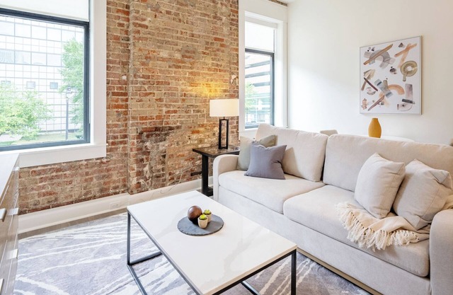 Landing | Stunning 1BD in Five Points South