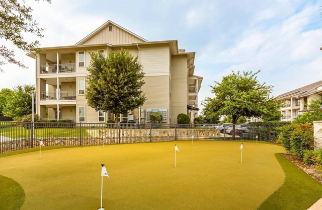 Landing | Stunning 2BD, Clubhouse, Yoga Studio
