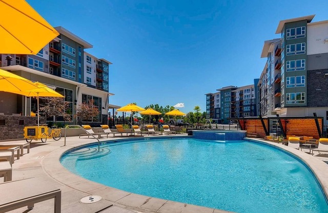 Landing | Stylish 2BD, Gym, Clubhouse