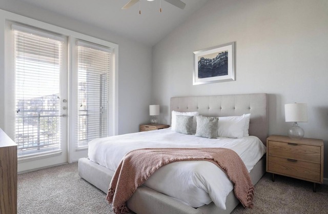 Landing | Stylish 2BD, Pool, Gym