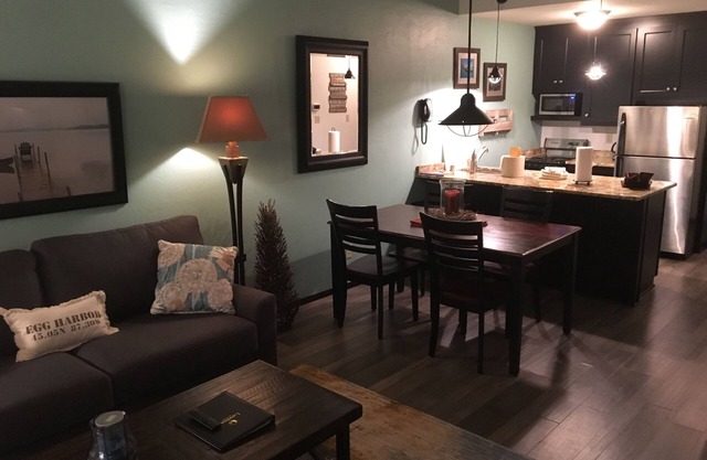 Landmark 2-BR King Beds, 2-Bath, WINTER special-2 nights get the 3rd night free