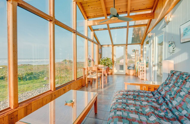 Lands End - Ocean Front w/Beach Path & Spa