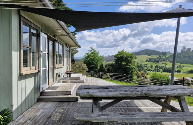 Laneway cottage