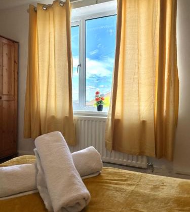 Langdale House 5 bedroom 7 beds 3 bathrooms